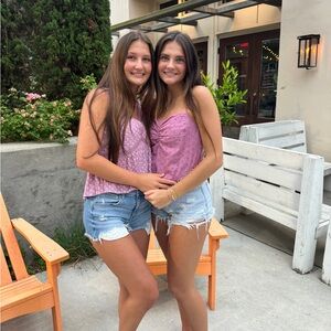 Meet your Posher, Olivia